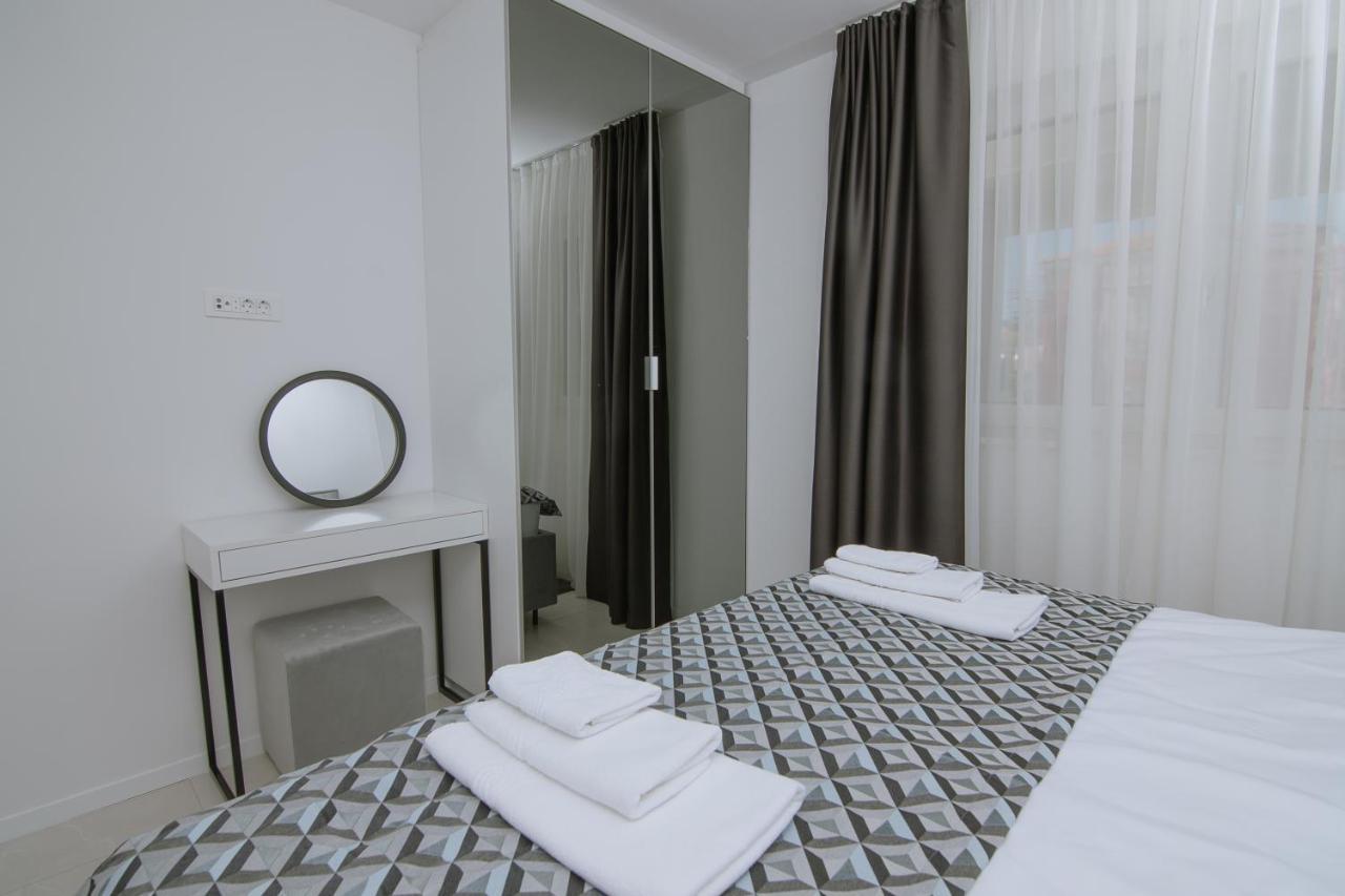 Apartments Adriatic Pearl Trogir Exteriör bild