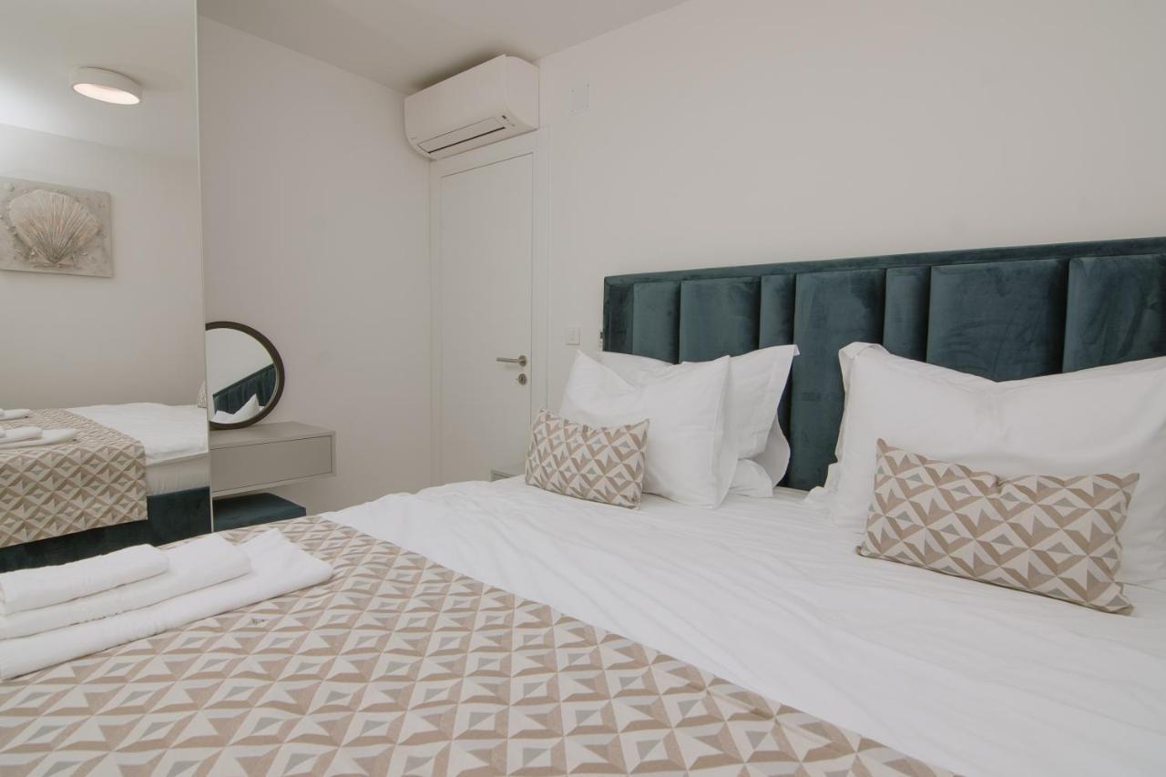 Apartments Adriatic Pearl Trogir Exteriör bild