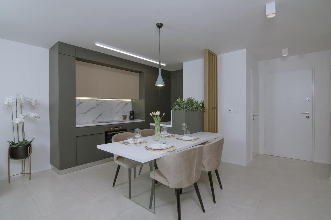 Apartments Adriatic Pearl Trogir Exteriör bild