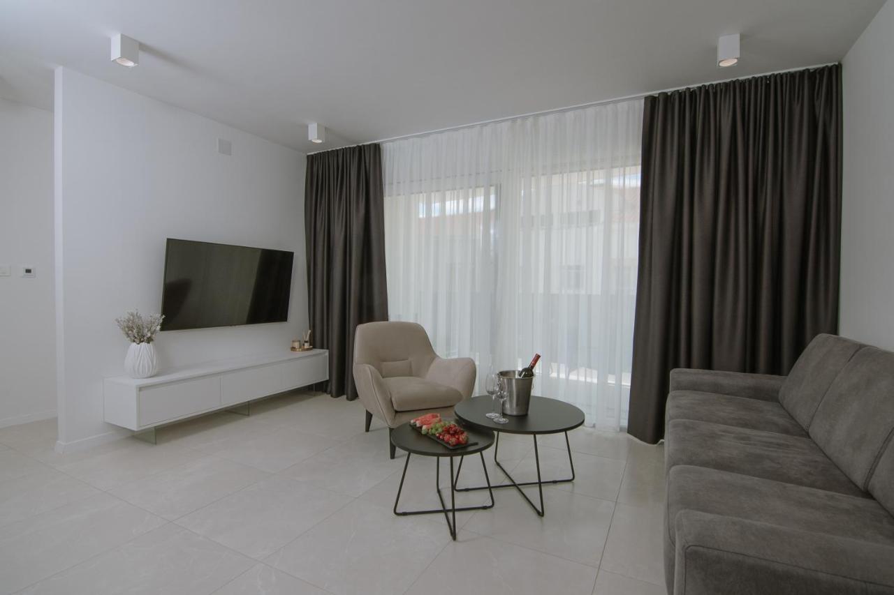 Apartments Adriatic Pearl Trogir Exteriör bild